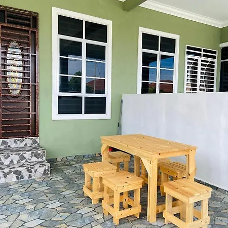 De Jara Guesthouse Dungun For Malay Exterior photo